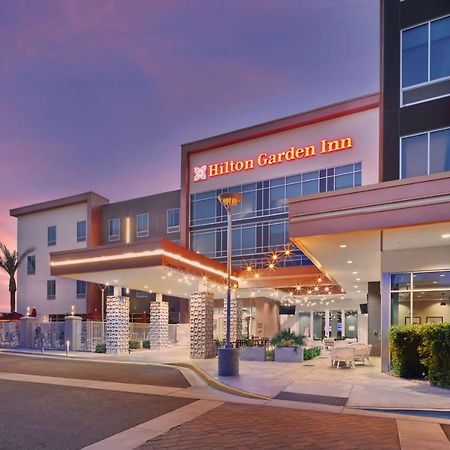 Hilton Garden Inn Chandler Downtown Exterior photo