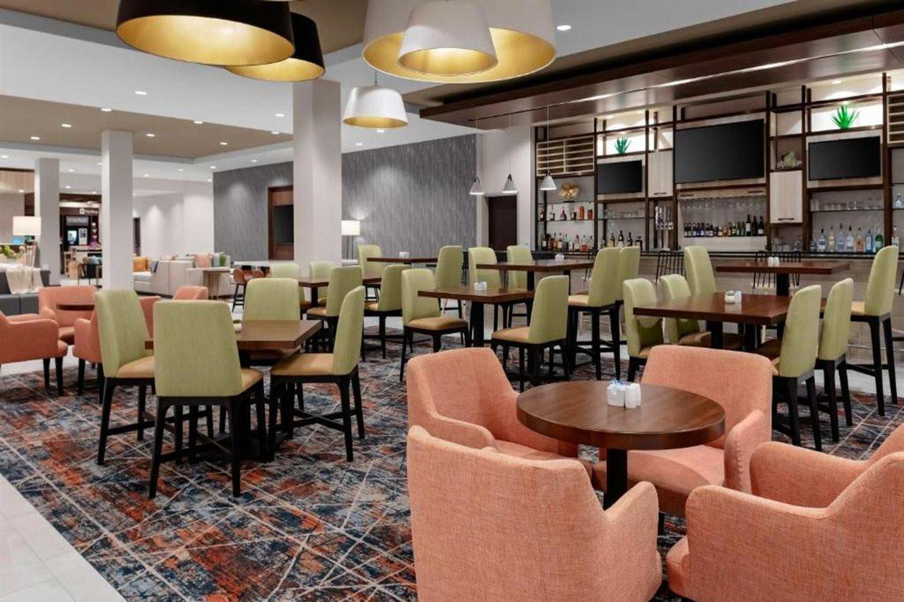 Hilton Garden Inn Chandler Downtown Exterior photo