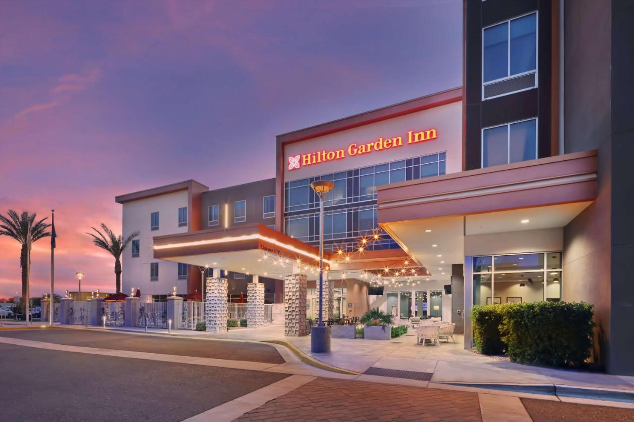 Hilton Garden Inn Chandler Downtown Exterior photo
