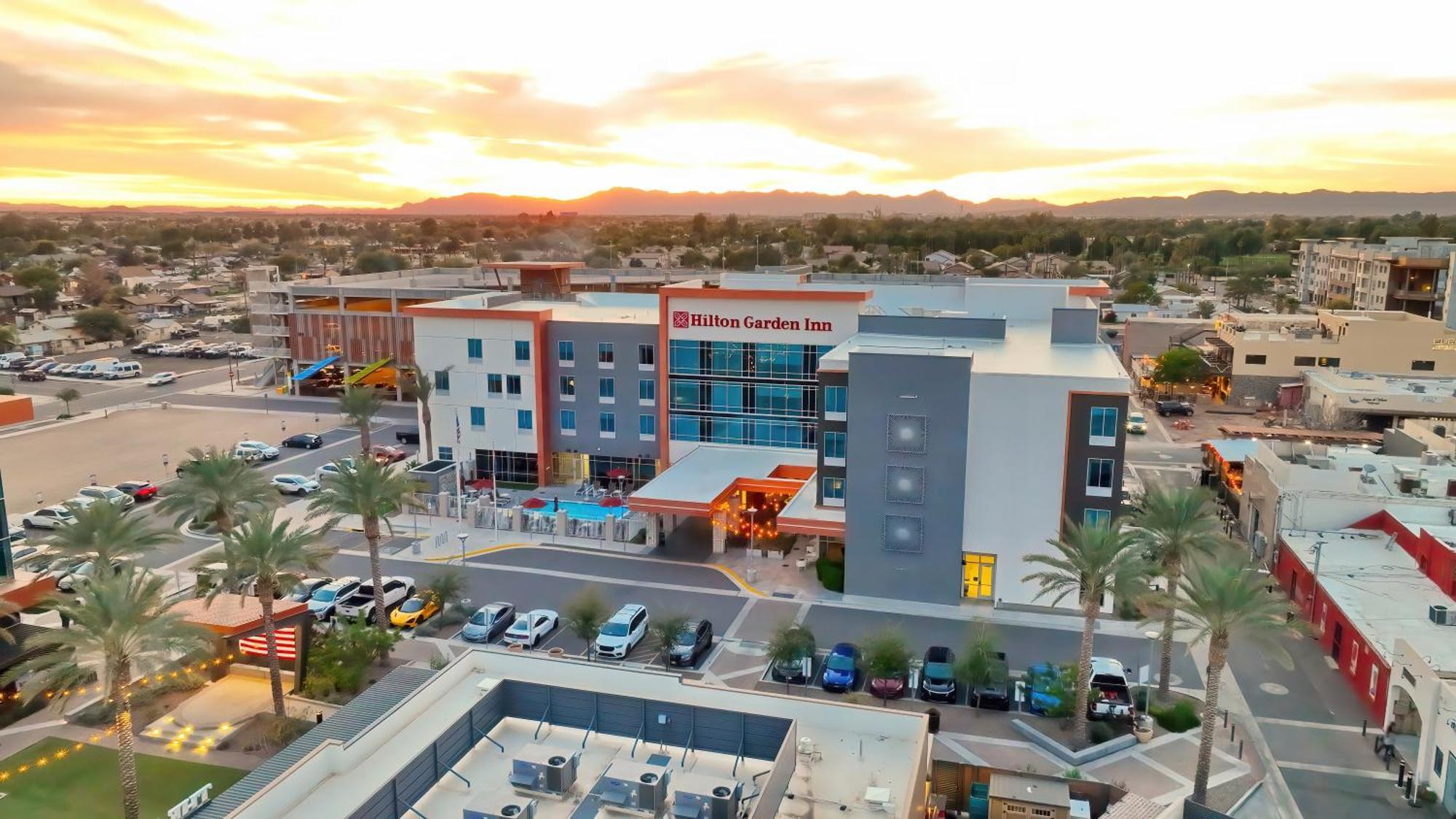 Hilton Garden Inn Chandler Downtown Exterior photo