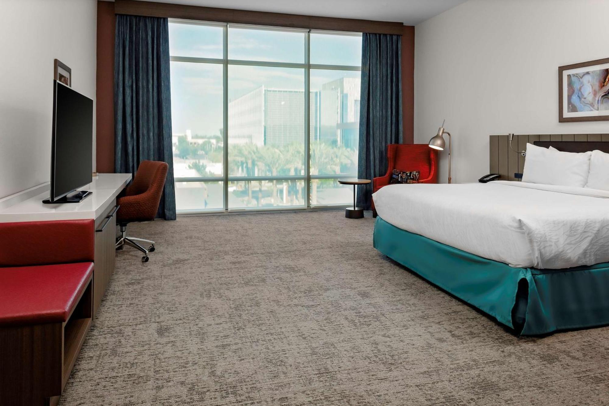 Hilton Garden Inn Chandler Downtown Exterior photo